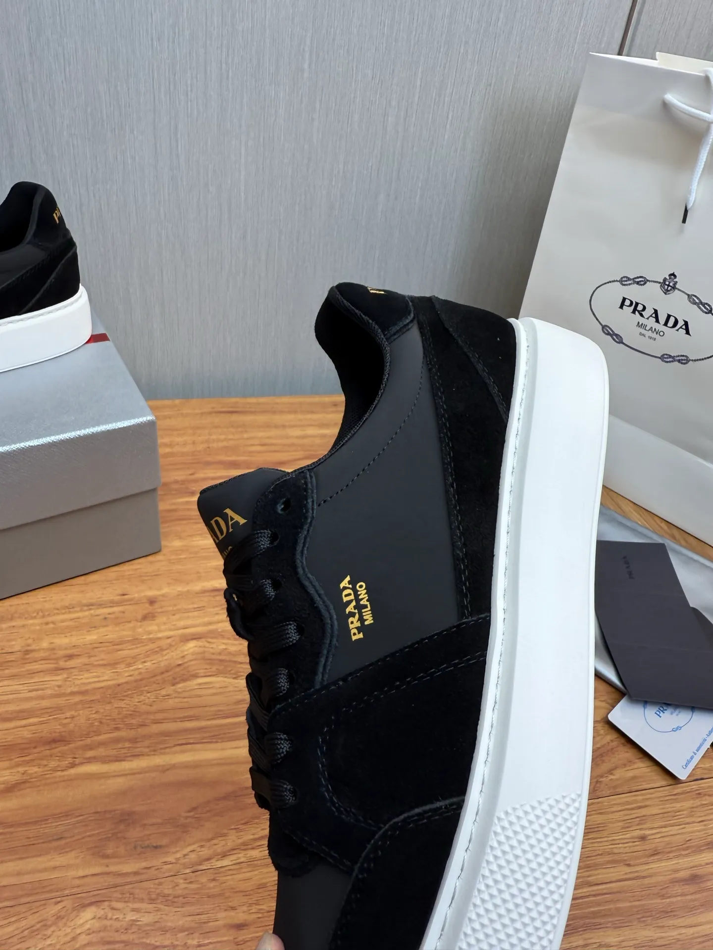 Factory price 560💰 [PRADA] Men’s shoes are popular in the counter, official website is synchronized, 1 high-quality shipment ✔️Original cowhide + cowhide lining, 1🆚1 replica, original sole, 38-45 (45 customized, non-refundable)